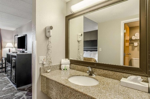 Quality Inn Middleboro-Plymouth image 10