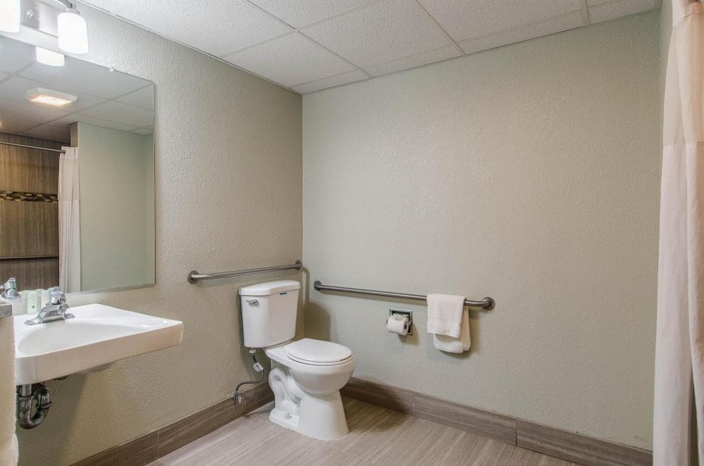 Quality Inn Middleboro-Plymouth Image 32
